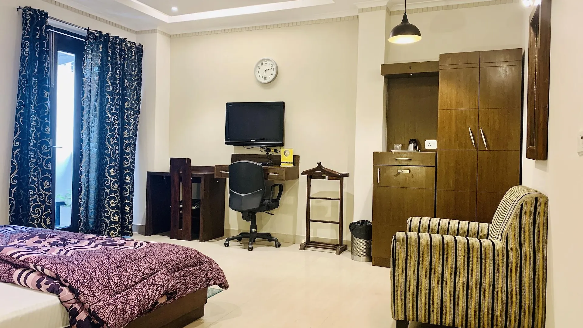 Hotel City Premier - Golf Course Road ,Gurgaon 3*, Gurgaon