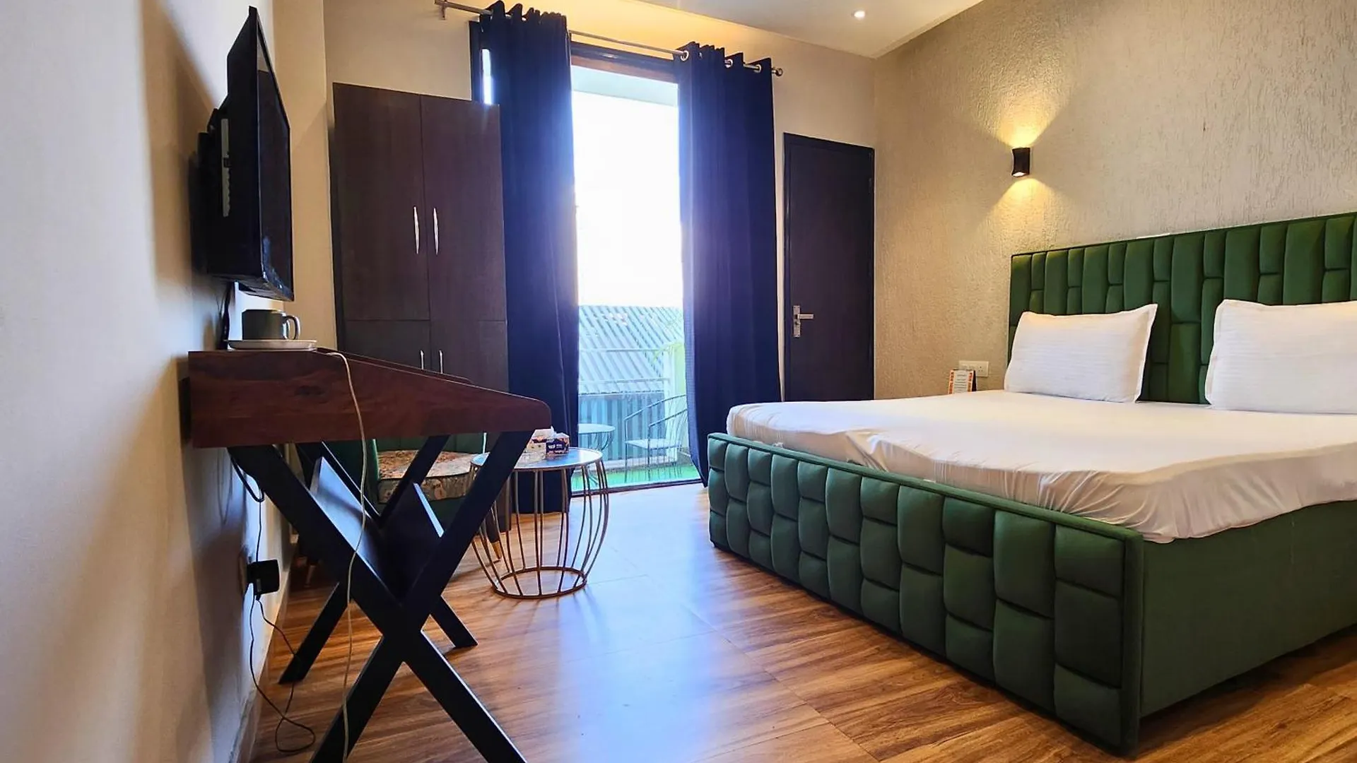 Hotel City Premier - Golf Course Road ,Gurgaon