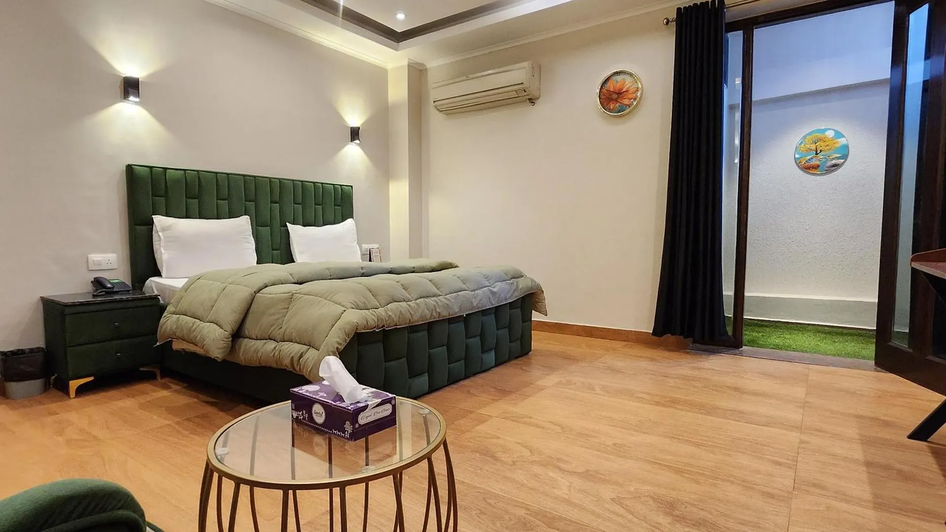 ***  Hotel City Premier - Golf Course Road ,Gurgaon Hindistan