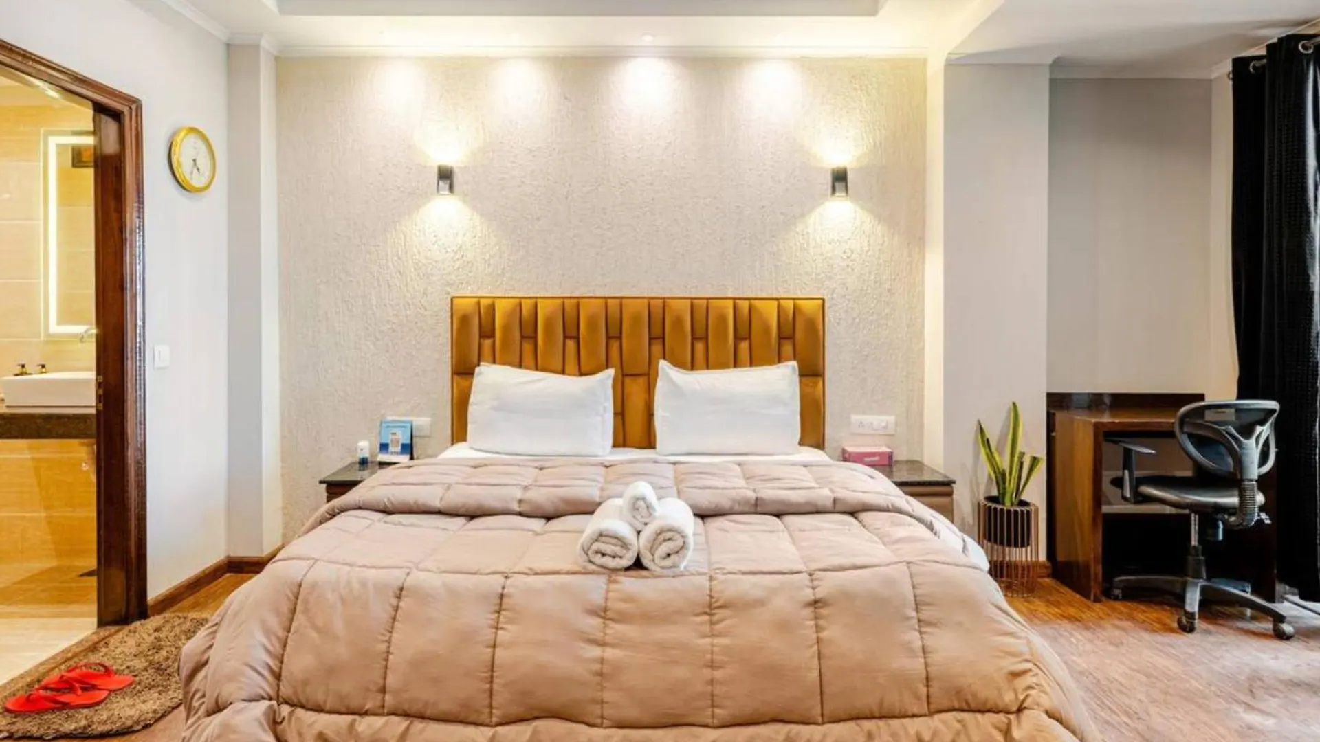 Hotel City Premier - Golf Course Road ,Gurgaon 3*, Gurgaon India