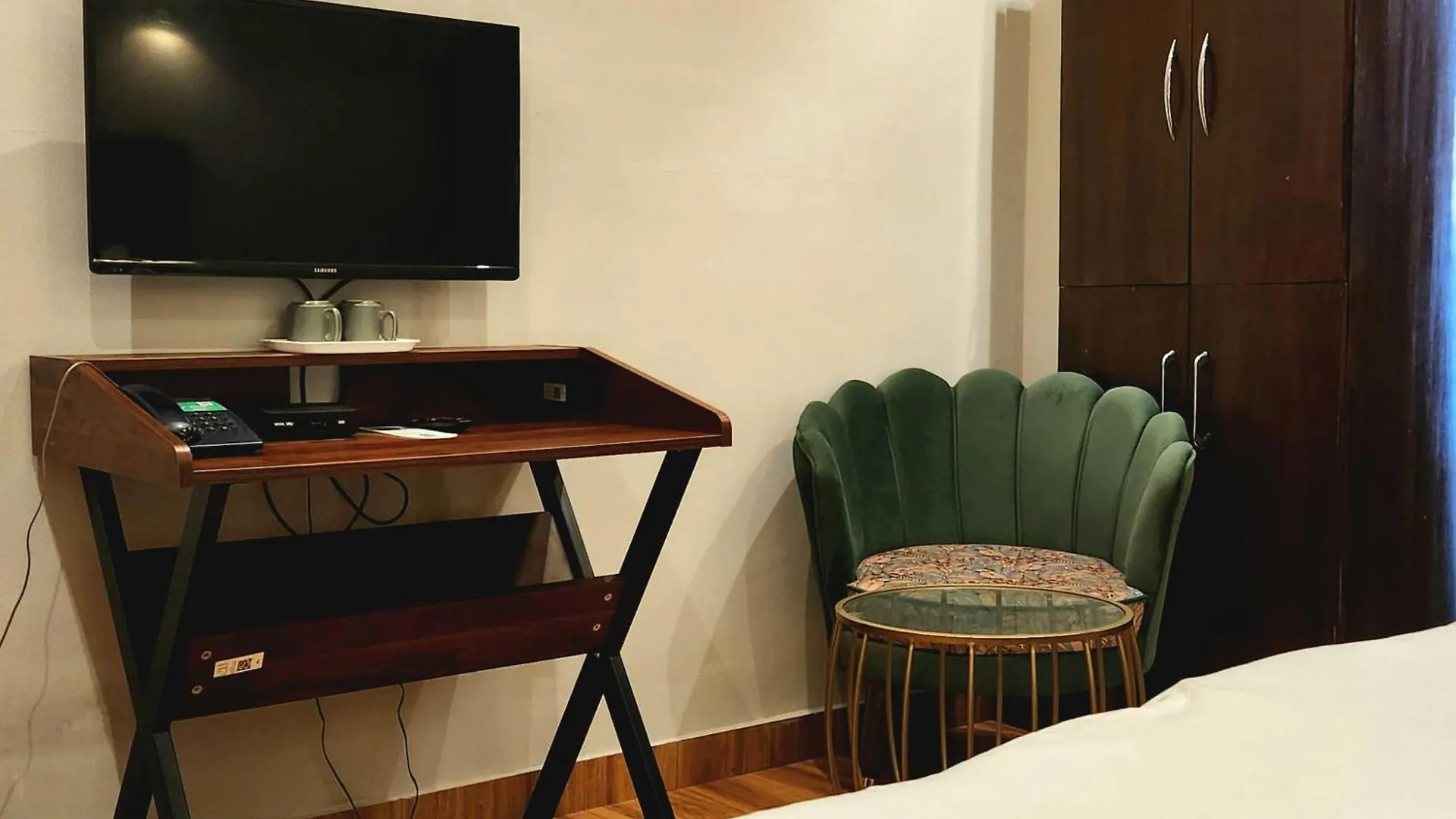 Hotel City Premier - Golf Course Road ,Gurgaon